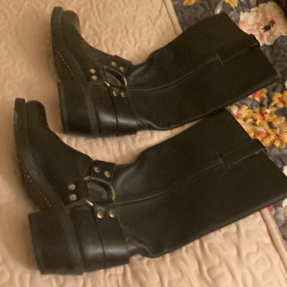 Frye boots—scuffed but solid— Only need a good polish - Picture 5 of 7